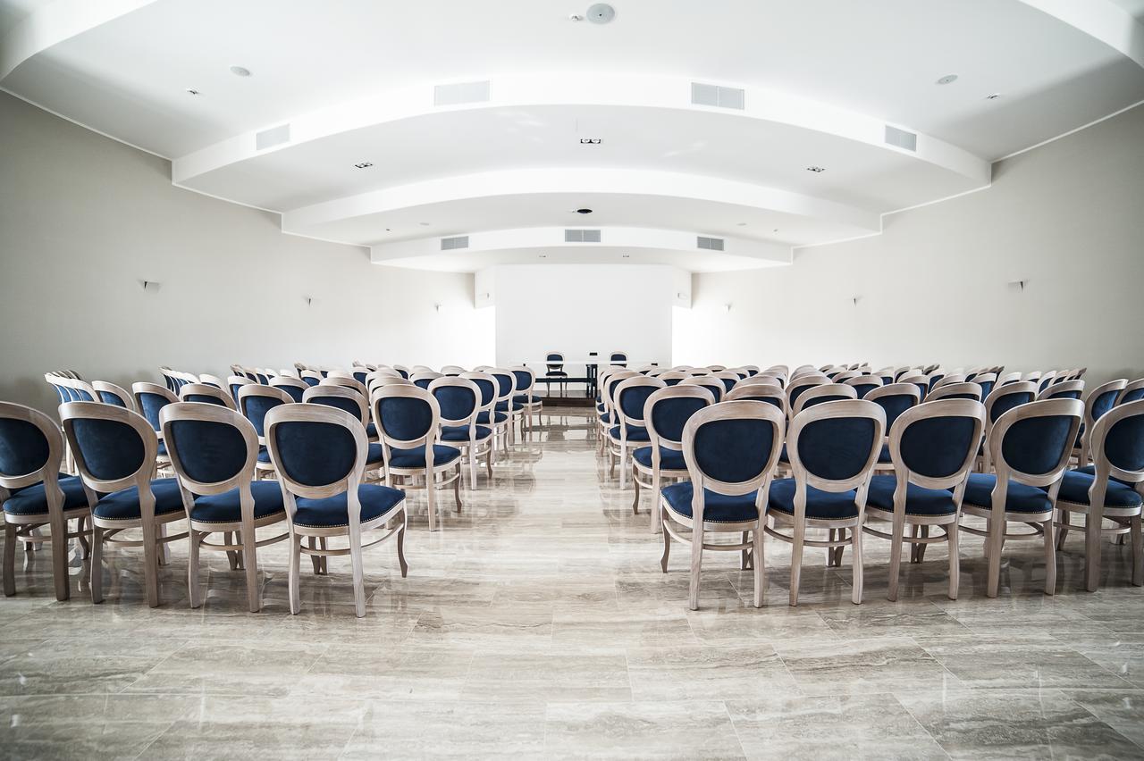 Family Center Hotel ポッラ エクステリア 写真